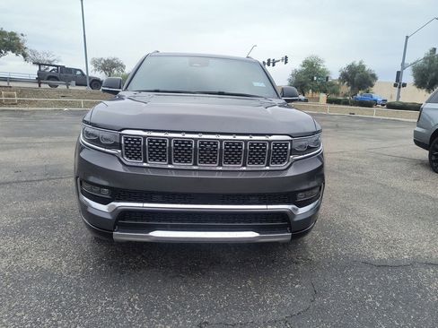 Used 2023 Jeep Grand Wagoneer 4WD image 2