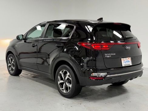 Used 2020 Kia Sportage LX image 3