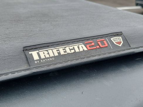 Used 2019 Nissan Titan SV AWD/4WD image 16