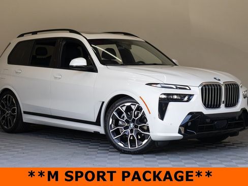 Used 2023 BMW X7 xDrive40i w/ Executive Package image 2