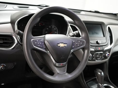 Used 2021 Chevrolet Equinox LS FWD image 11