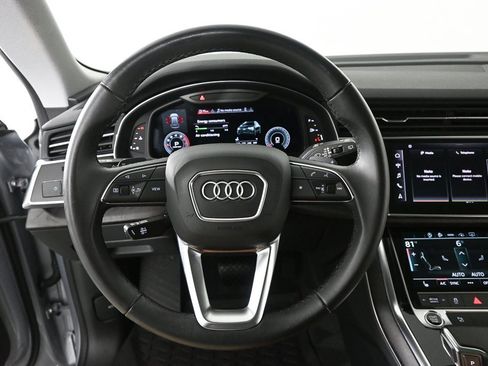 Used 2022 Audi Q8 Premium w/ Convenience Package image 2
