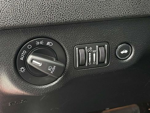 Used 2021 Dodge Charger SXT AWD/4WD image 9