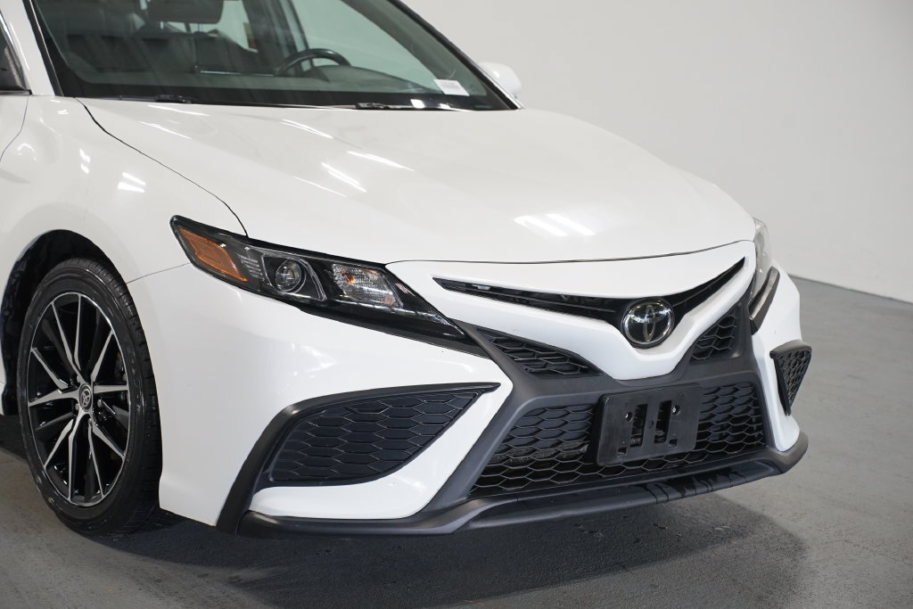 Certified 2024 Toyota Camry SE FWD image 4