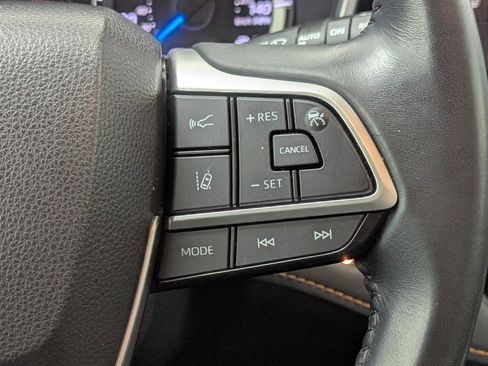 Used 2023 Toyota Highlander Bronze Edition image 26