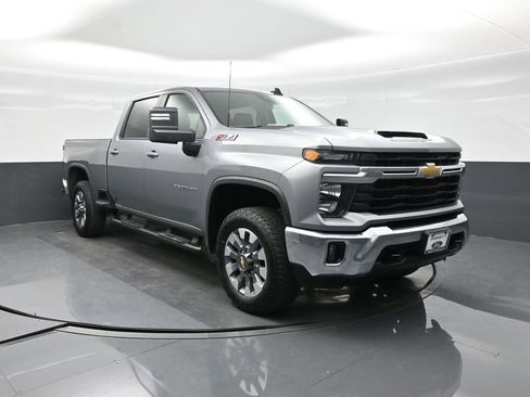 Used 2025 Chevrolet Silverado 2500 LT AWD/4WD image 8