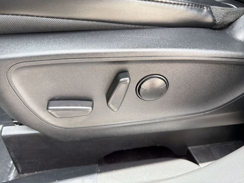 Used 2025 Ford Escape ST-Line AWD/4WD image 18