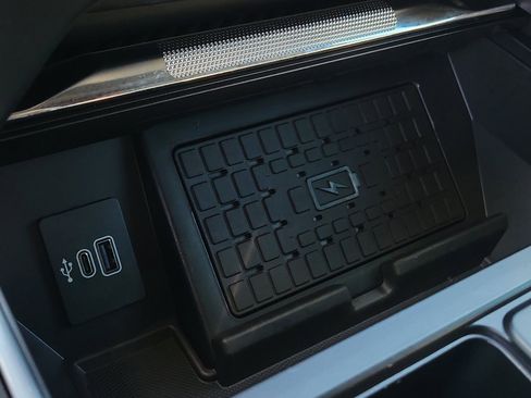 Used 2025 Ford F150 Raptor image 10