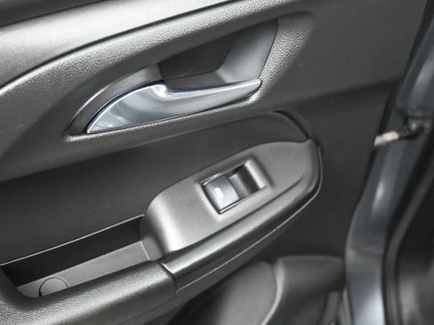 Used 2021 Chevrolet TrailBlazer LS FWD image 21