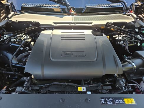 New 2025 Land Rover Defender 110 S image 29