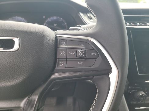 Used 2025 Jeep Grand Cherokee L Laredo AWD/4WD image 14