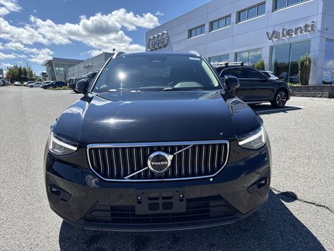 Certified 2025 Volvo XC40 B5 Plus image 2