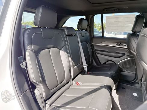 New 2026 Jeep Grand Cherokee Limited image 23