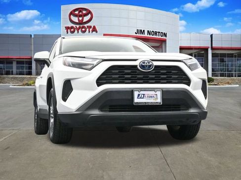 Used 2022 Toyota RAV4 XLE image 47