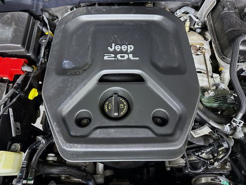 Used 2021 Jeep Wrangler Unlimited Sahara image 39