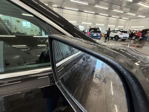 Used 2018 GMC Acadia SLT image 26