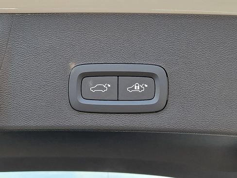 New 2026 Volvo XC40 B5 Plus w/ Protection Package Premier AWD/4WD image 14