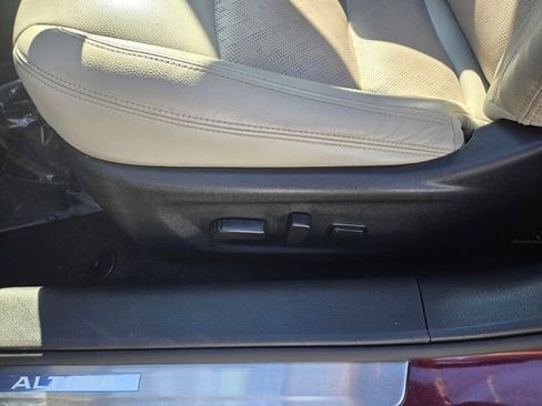 Used 2023 Nissan Altima 2.5 SL image 10