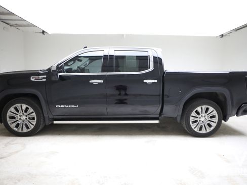 Used 2021 GMC Sierra 1500 Denali w/ Denali Ultimate Package AWD/4WD image 2