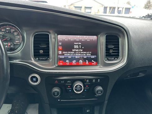 Used 2014 Dodge Charger SXT image 20