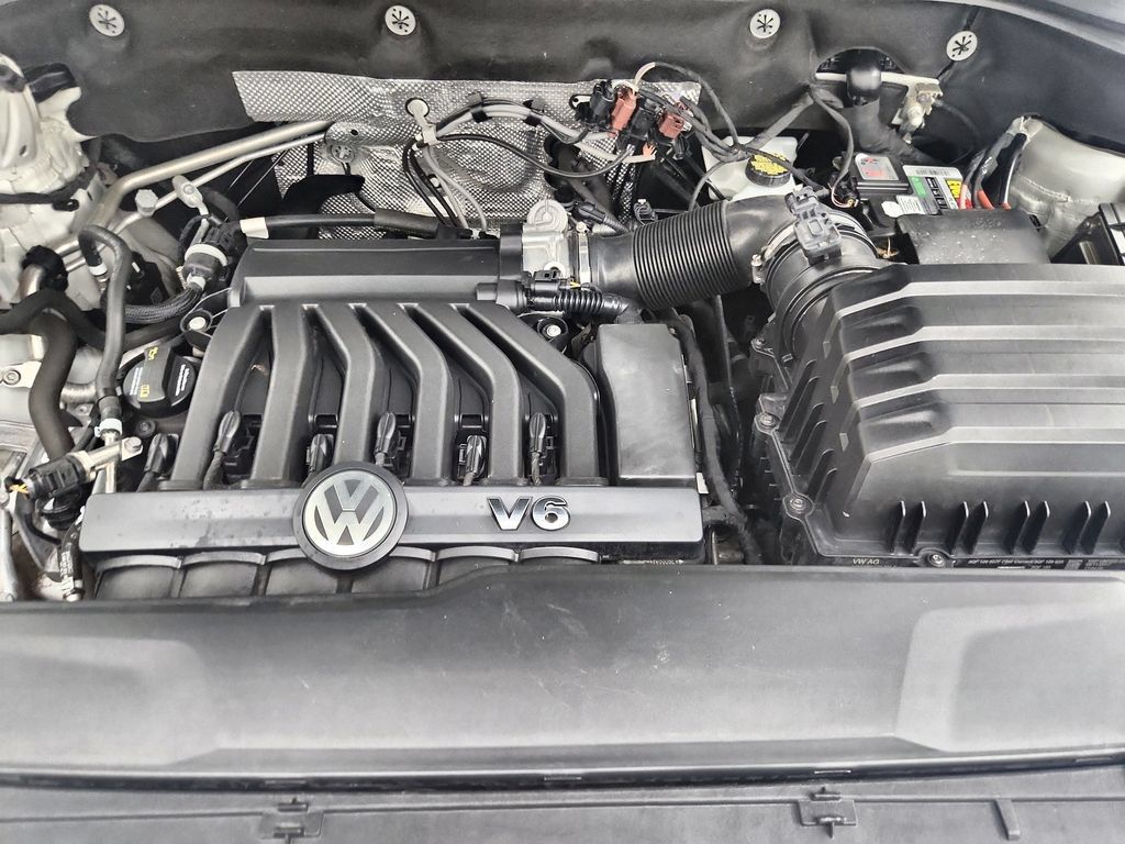 Used 2018 Volkswagen Atlas SEL Premium AWD/4WD image 38