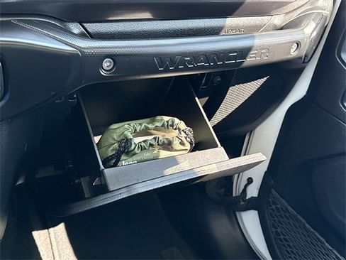 Used 2022 Jeep Wrangler Unlimited Rubicon w/ Trailer Tow Package image 26