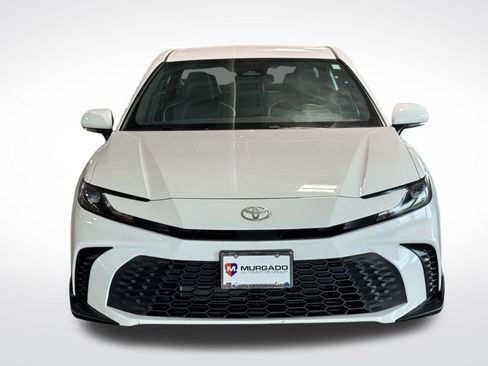 Used 2025 Toyota Camry SE FWD image 3