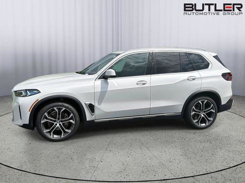 Used 2025 BMW X5 xDrive40i w/ Climate Comfort Package AWD/4WD image 3