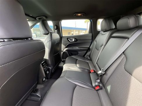 New 2026 Jeep Compass Latitude image 11