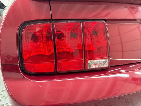 Used 2007 Ford Mustang Premium RWD image 31