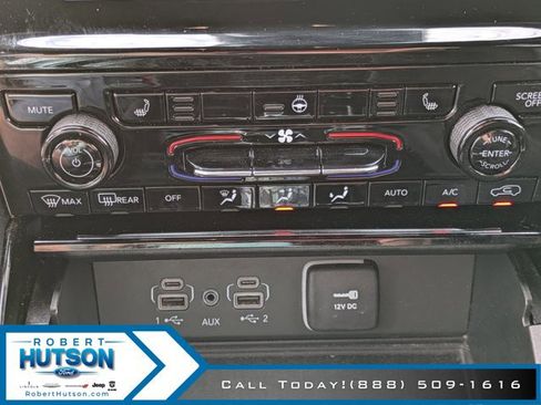 Used 2023 Jeep Grand Cherokee L Laredo image 26