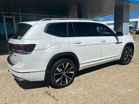 Used 2024 Volkswagen Atlas SEL Premium R-Line image 5