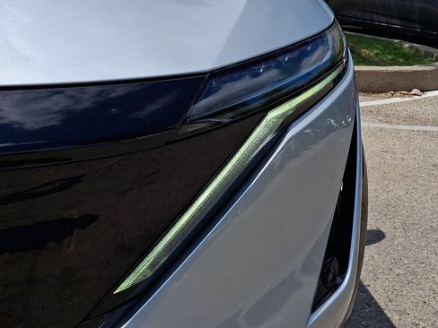 Certified 2023 Nissan Ariya FWD image 9