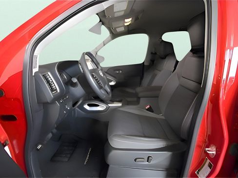 Used 2024 Nissan Frontier SV w/ SV Convenience Package image 32