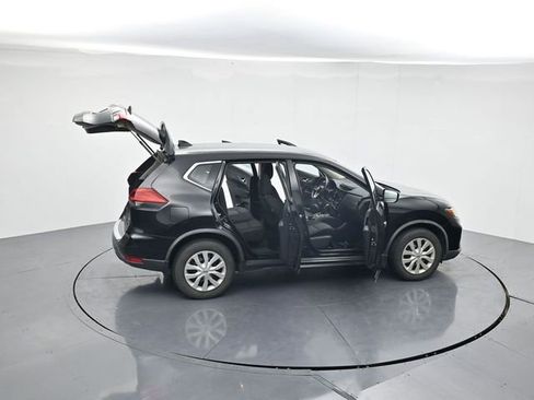 Used 2018 Nissan Rogue S image 45