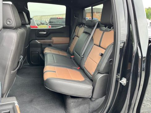 Used 2019 Chevrolet Silverado 1500 High Country w/ Technology Package AWD/4WD image 15