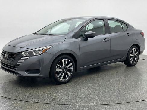 Used 2025 Nissan Versa SV FWD image 3