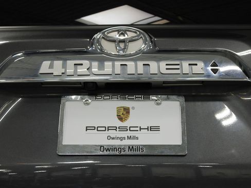 Used 2023 Toyota 4Runner Limited AWD/4WD image 5