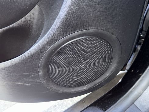 Used 2014 Kia Soul + image 18