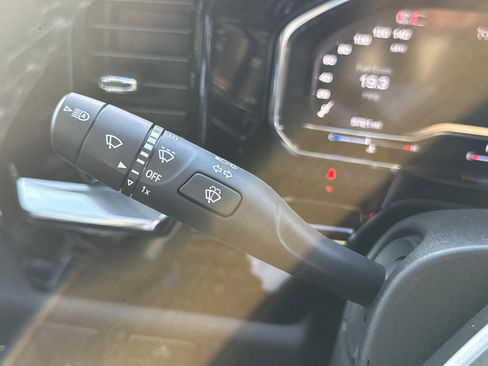 Used 2025 GMC Sierra 1500 Elevation image 16