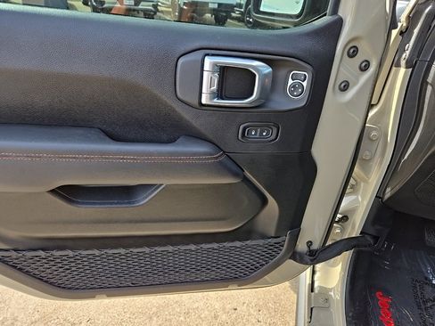 Used 2022 Jeep Gladiator Mojave w/ LED Lighting Group image 18