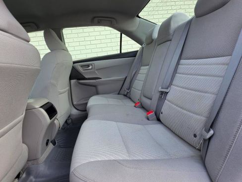 Used 2017 Toyota Camry LE FWD image 10