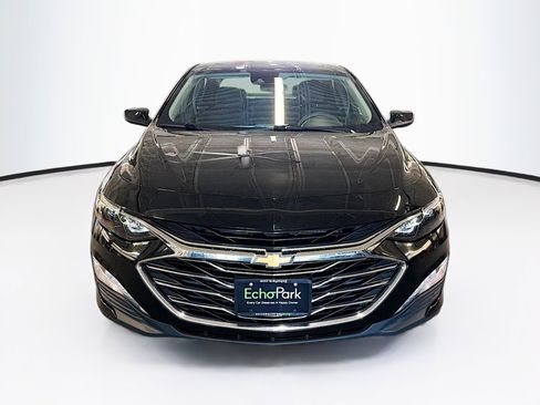 Used 2024 Chevrolet Malibu LT FWD image 2