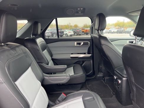 Used 2023 Ford Explorer XLT w/ Equipment Group 202A image 22