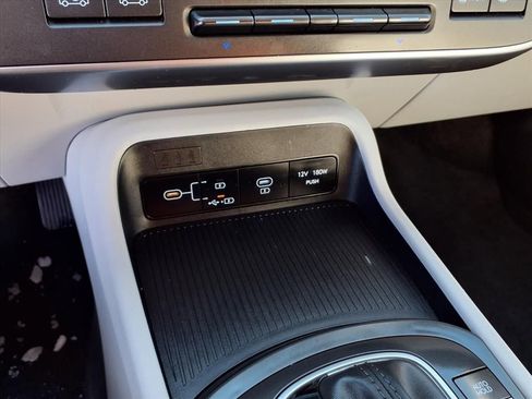 Used 2025 Hyundai Kona SEL image 9