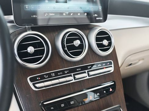 Used 2022 Mercedes-Benz GLC 300 w/ Premium Package Lite image 26
