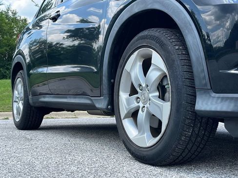 Used 2016 Honda HR-V LX image 9