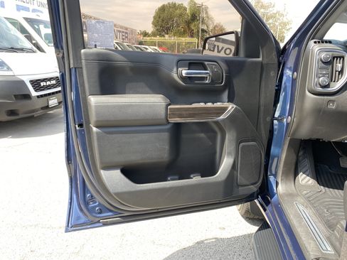 Used 2021 Chevrolet Silverado 1500 LT RWD image 17