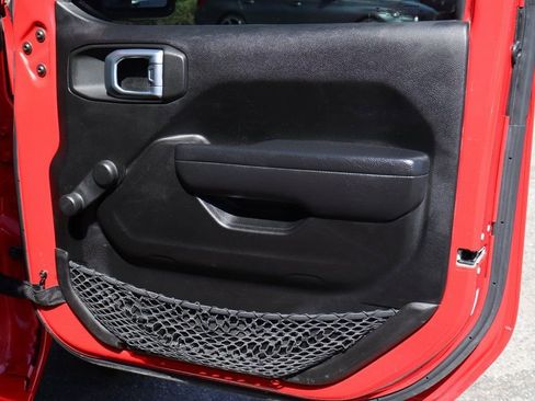 Used 2022 Jeep Gladiator Sport image 37