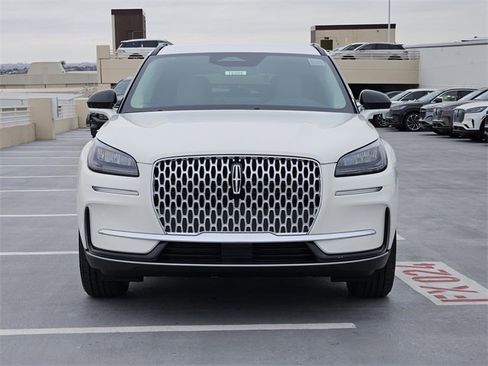 New 2026 Lincoln Corsair Premiere image 2